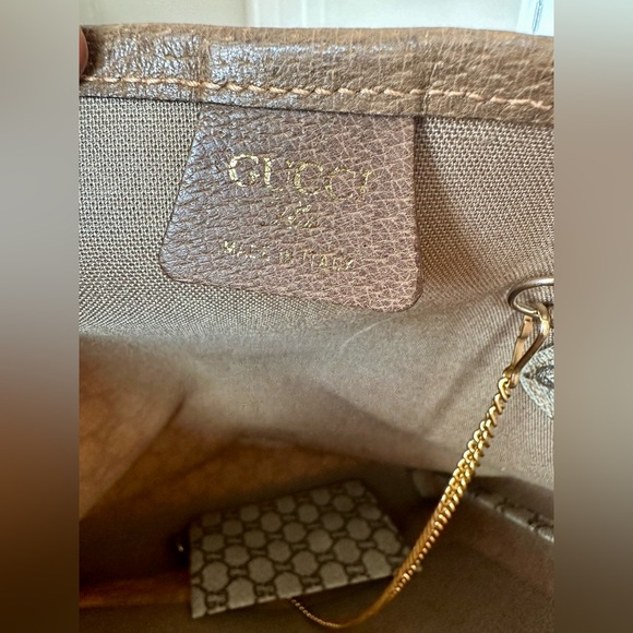 Gucci Plus PVC leather Tote Bag with attached Key Chain Wallet - Picture 12 of 16